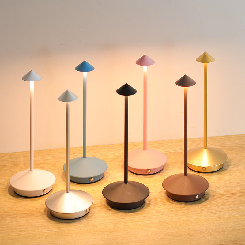 Wireless LED table lamp in an elegant design