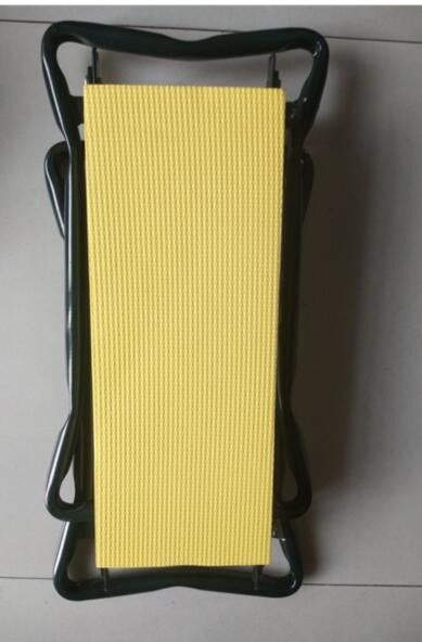 Foldable garden kneeler