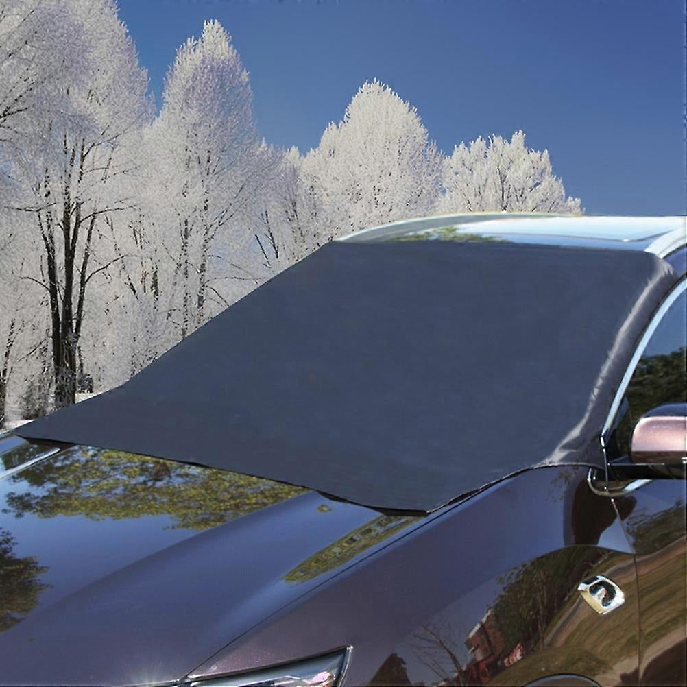 Windshield cover with magnetic fastening