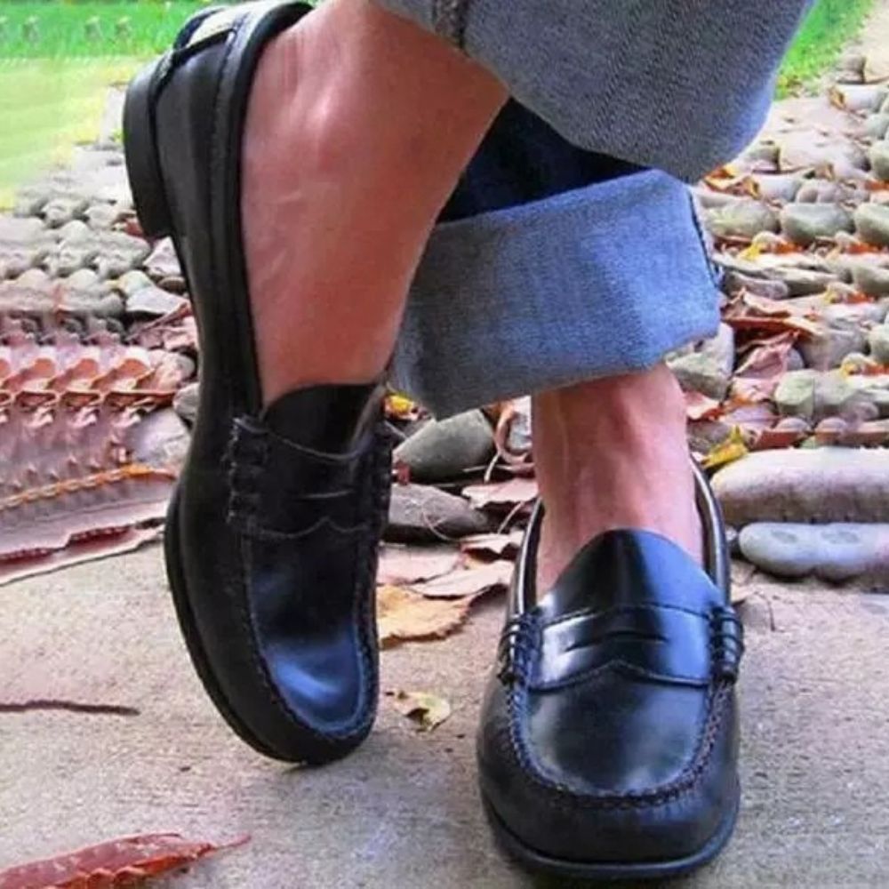 Women Vintage Slip On Loafers Low Heel PU Leather Loafers