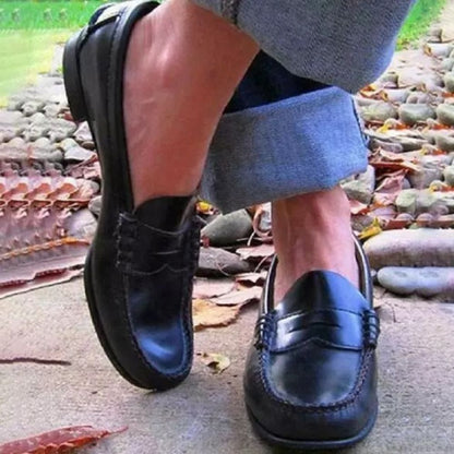 Women Vintage Slip On Loafers Low Heel PU Leather Loafers