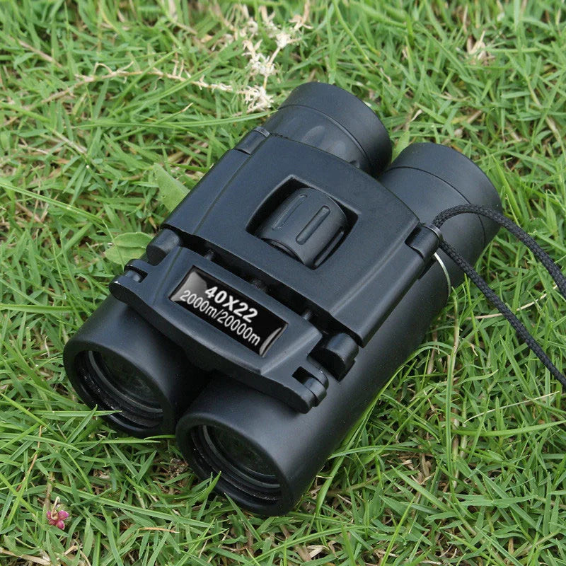 Compact long-range binoculars