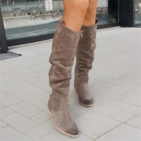 Women's boots for comfort and protection