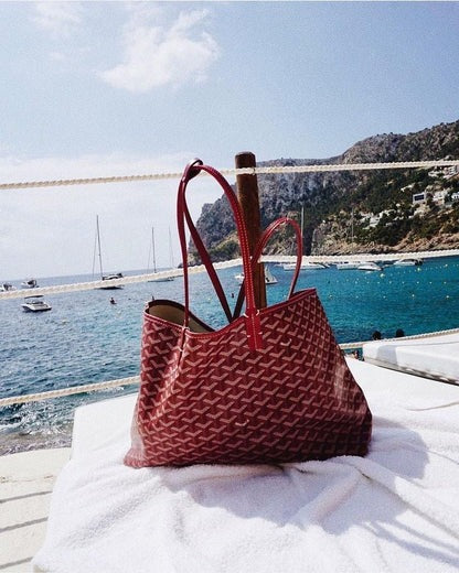 Women’s Structured Shoulder Bag