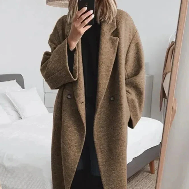 Oversized women's cashmere coat with lapel collar