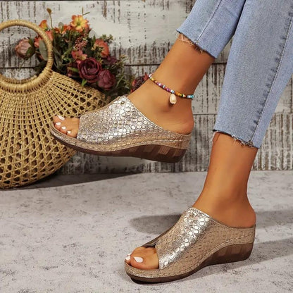 Supportive sandals for balance and daily foot alignment