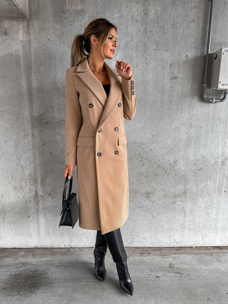 Elegant coat with a timeless style